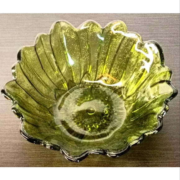 Indiana Glass Co Vintage Green Lilly Pons Bowl - Picture 2 of 4